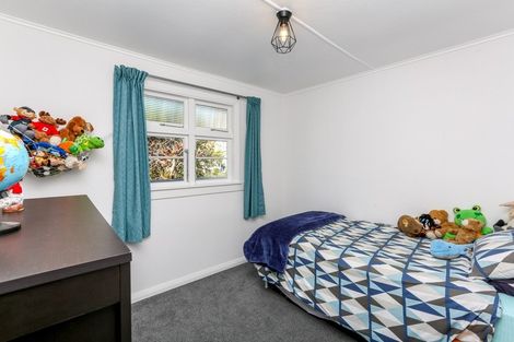 Photo of property in 128 Huatoki Street, Frankleigh Park, New Plymouth, 4310