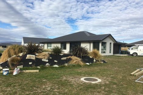 Photo of property in 13 Pennycook Place, Lake Hawea, 9382