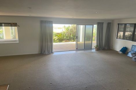 Photo of property in 1163 Papamoa Beach Road, Papamoa Beach, Papamoa, 3118