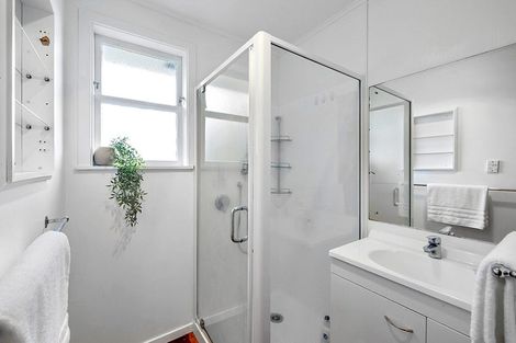 Photo of property in 1a Ward Place, Marfell, New Plymouth, 4310