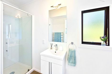 Photo of property in 29 Eruini Street, Waikanae Beach, Waikanae, 5036