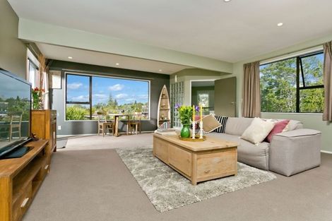 Photo of property in 1/86 Braemar Road, Castor Bay, Auckland, 0620