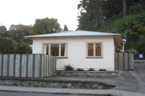Photo of property in 4 Coote Road, Bluff Hill, Napier, 4110