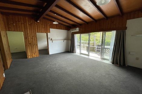 Photo of property in 2/1 Angle Street, Picton, 7220