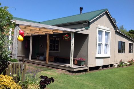 Photo of property in 1454 South Road, Kaitake, New Plymouth, 4374