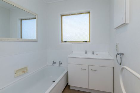 Photo of property in 92 Kennedy Drive, Levin, 5510