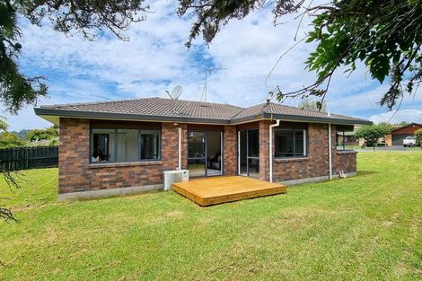 Photo of property in 4 Bryn Mawr Place, Albany, Auckland, 0632