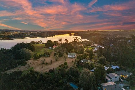 Photo of property in 1 Buckleys Track, Paremoremo, Auckland, 0632