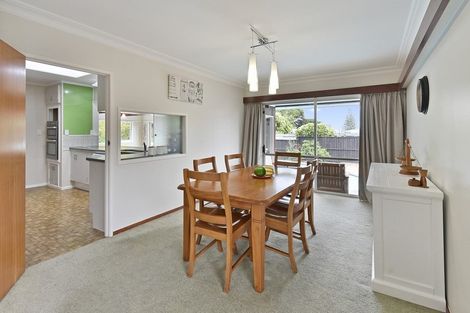 Photo of property in 18 Freshney Place, Hillpark, Auckland, 2102