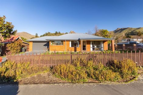 Photo of property in 8 Carinya Lane, Heathcote Valley, Christchurch, 8022