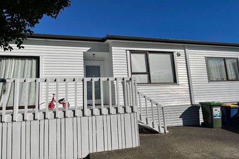 Photo of property in 43 Renata Crescent, Te Atatu Peninsula, Auckland, 0610
