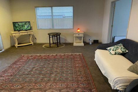 Photo of property in 38 Hattaway Avenue, Bucklands Beach, Auckland, 2012