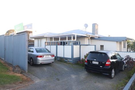 Photo of property in 5 Schnapper Rock Road, Greenhithe, Auckland, 0632