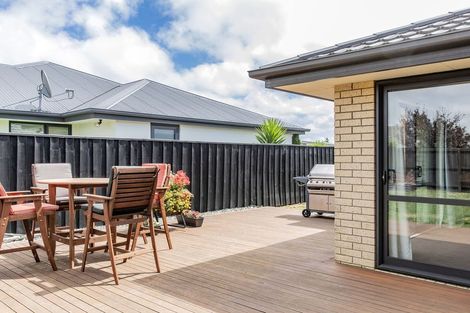 Photo of property in 108 Shillingford Boulevard, Rolleston, 7615