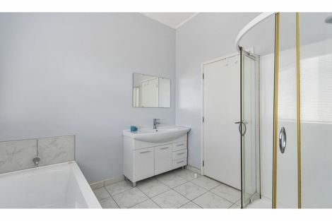 Photo of property in 18 Kaimoana Street, Weymouth, Auckland, 2103