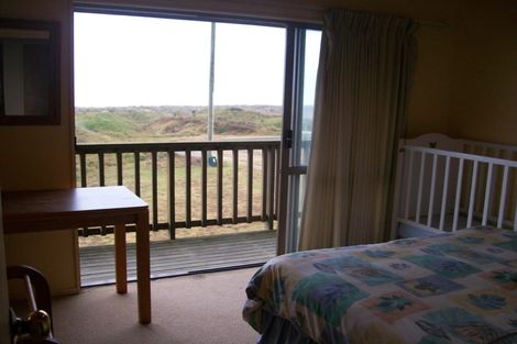Photo of property in 81 Marine Drive, Te Kopuru, 0371