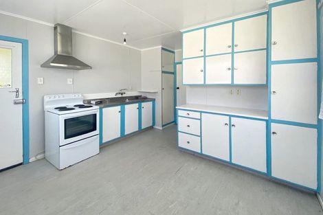 Photo of property in 63 Titoki Street, Castlecliff, Whanganui, 4501