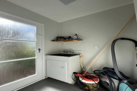 Photo of property in 2/43 Stott Avenue, Birkdale, Auckland, 0626