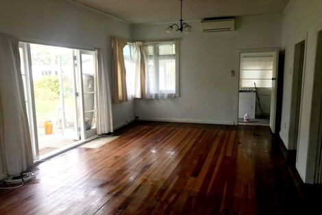 Photo of property in 233 Portage Road, Green Bay, Auckland, 0604