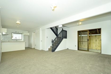 Photo of property in 12 Midgley Road, West Harbour, Auckland, 0618