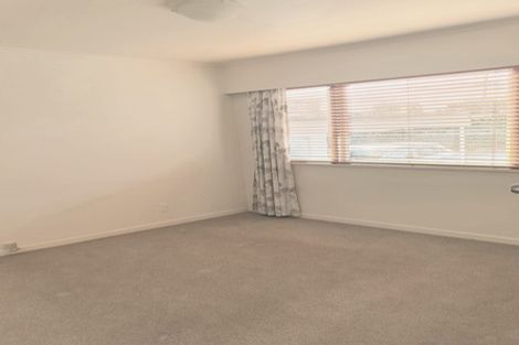 Photo of property in 302 Rangatira Road, Beach Haven, Auckland, 0626