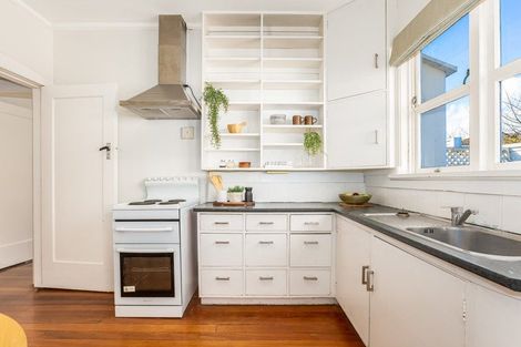 Photo of property in 23 Glamis Avenue, Strathmore Park, Wellington, 6022