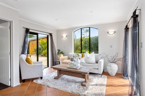 Photo of property in 65 Sunny Crescent, Huapai, Kumeu, 0810