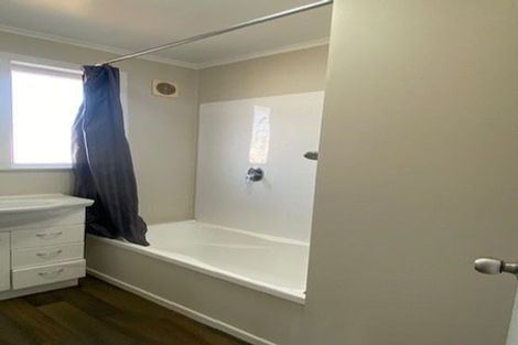 Photo of property in 53a Rollerson Street, Papakura, 2110