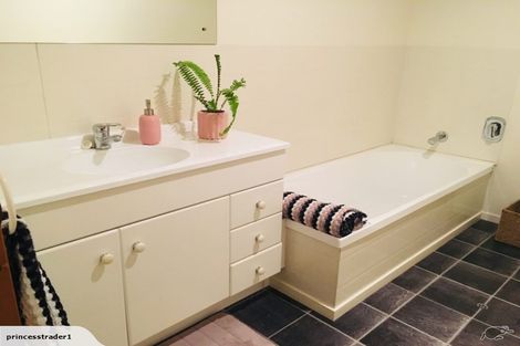 Photo of property in 9 Dallinger Street, St Andrews, Hamilton, 3200