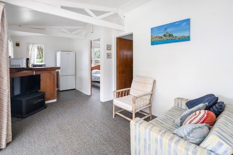 Photo of property in 11 Ringer Avenue, Matapouri, Whangarei, 0173