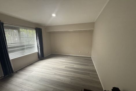 Photo of property in 25 Randwick Place, Randwick Park, Auckland, 2105