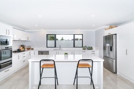 Photo of property in 5 Grand Oaks Drive, Awapuni, Palmerston North, 4412