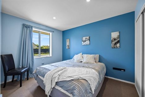 Photo of property in 1 Iti Place, Parklands, Christchurch, 8083