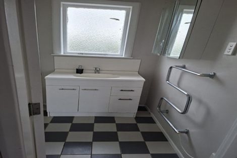 Photo of property in 18 Ranui Terrace, Tawa, Wellington, 5028