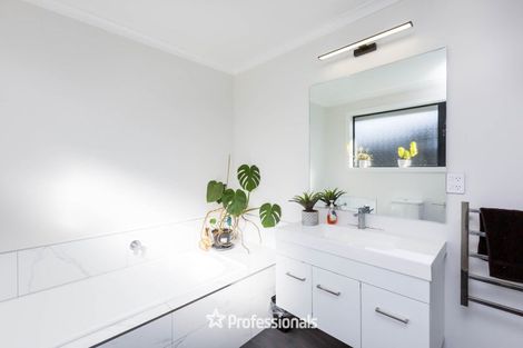 Photo of property in 33 Cynisca Crescent, Wallaceville, Upper Hutt, 5018