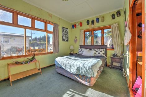 Photo of property in 9 Essex Street, Mossburn, 9792