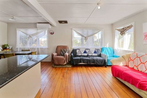 Photo of property in 8a Farnworth Avenue, Holdens Bay, Rotorua, 3010