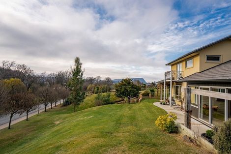 Photo of property in 1 Hollyhock Lane, Wanaka, 9305