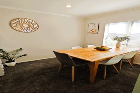 Photo of property in 98 Oaktree Avenue, Browns Bay, Auckland, 0630