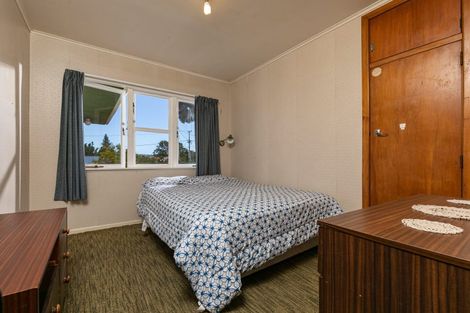 Photo of property in 11 Kingdale Road, Henderson, Auckland, 0610