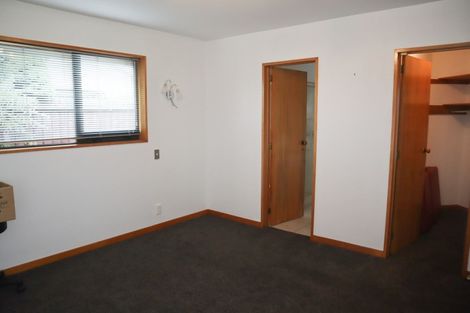 Photo of property in 11 Amdale Avenue, Broomfield, Christchurch, 8042