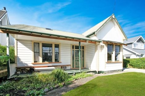 Photo of property in 17 Wallace Place, Westown, New Plymouth, 4310