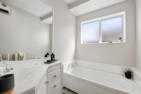 Photo of property in 2/29 Lane Street, Wallaceville, Upper Hutt, 5018