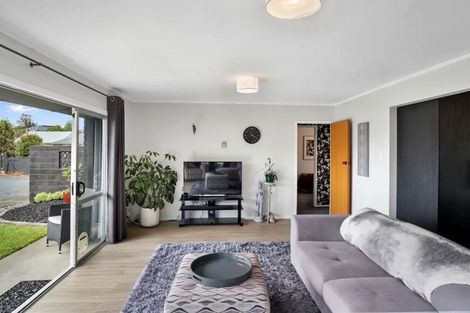 Photo of property in 2/586 Bank Street, Te Awamutu, 3800