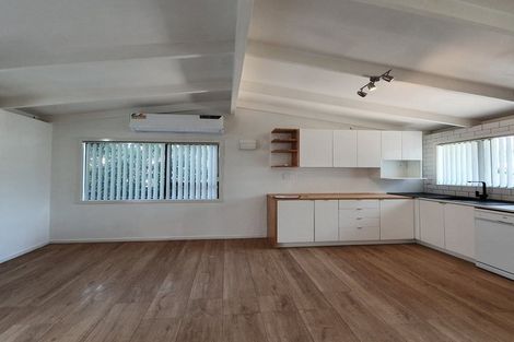 Photo of property in 44a Brains Road, Kelston, Auckland, 0602