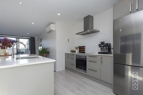 Photo of property in 37 Lumbarda Drive, Kumeu, 0810