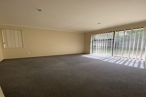 Photo of property in 6 Marbella Crescent, Oteha, Auckland, 0632