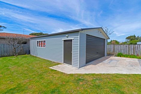 Photo of property in 14 Birdwood Road, Swanson, Auckland, 0612