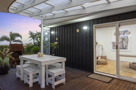 Photo of property in 1021a Papamoa Beach Road, Papamoa Beach, Papamoa, 3118