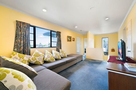 Photo of property in 42a Totara Road, Te Atatu Peninsula, Auckland, 0610